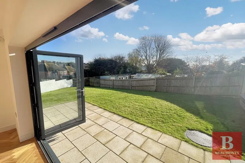 Mile Oak Road Portslade, Brighton BN41 2PL, photo 3