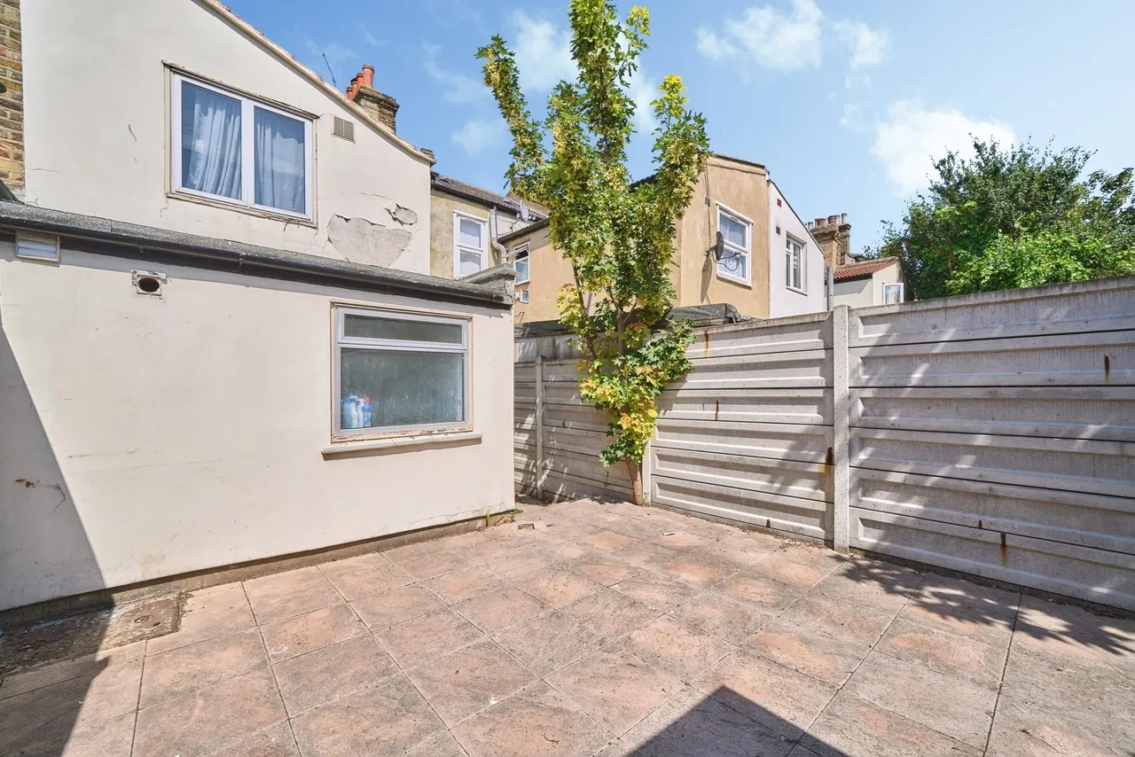 Chesterton Road, London, E13, photo 11