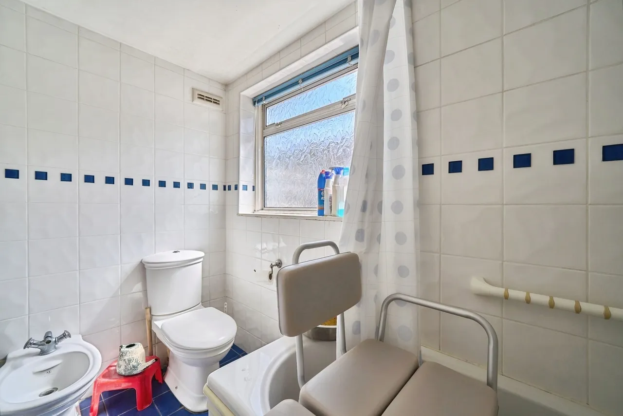 Chesterton Road, London, E13, photo 15