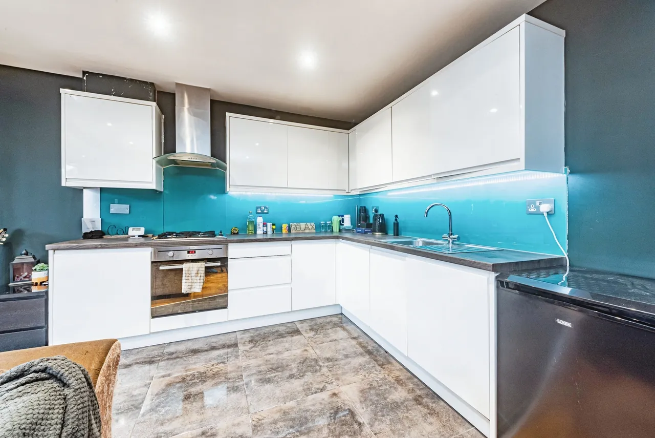 2 bed flat for sale, London Street, Basingstoke, RG21