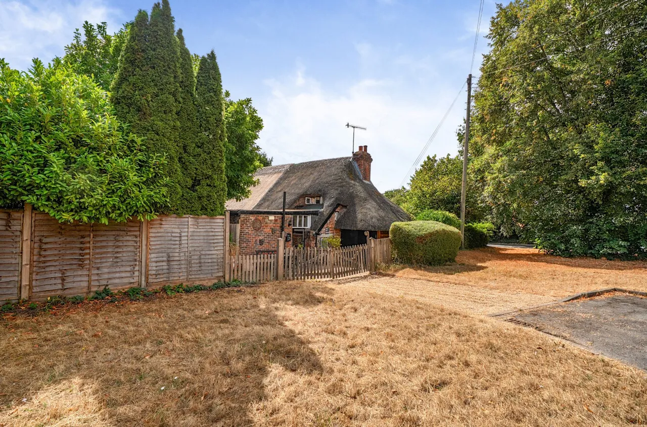 Midhurst Road, Lavant, PO18, photo 5