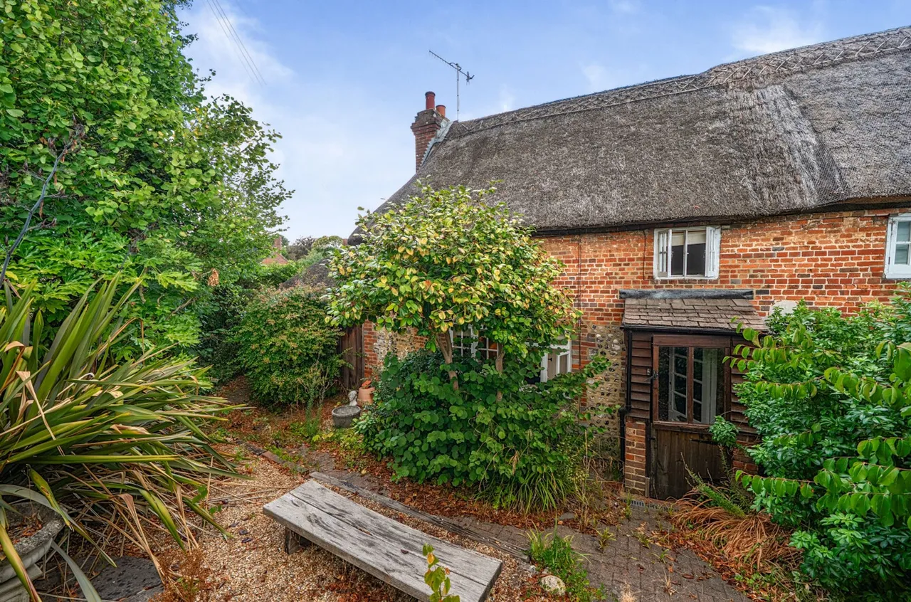 Midhurst Road, Lavant, PO18, photo 13