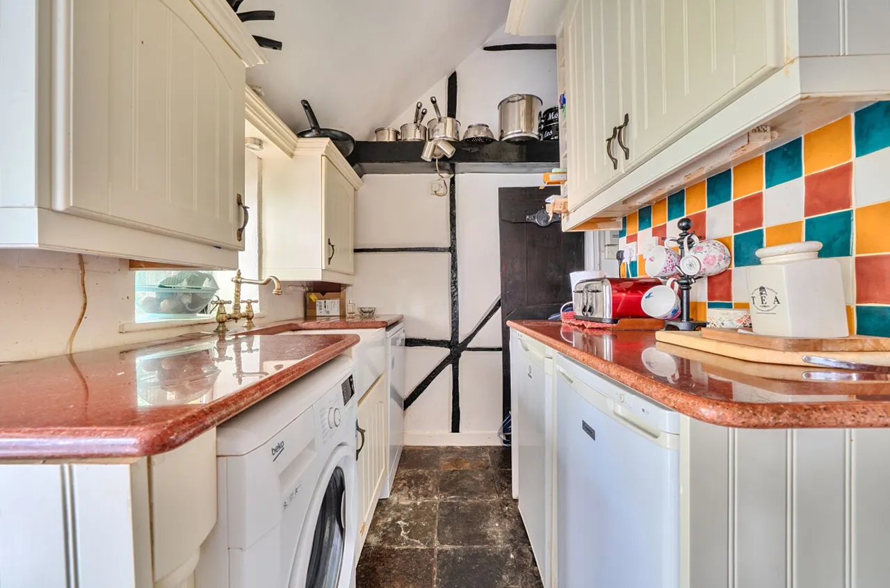 Midhurst Road, Lavant, PO18, photo 10