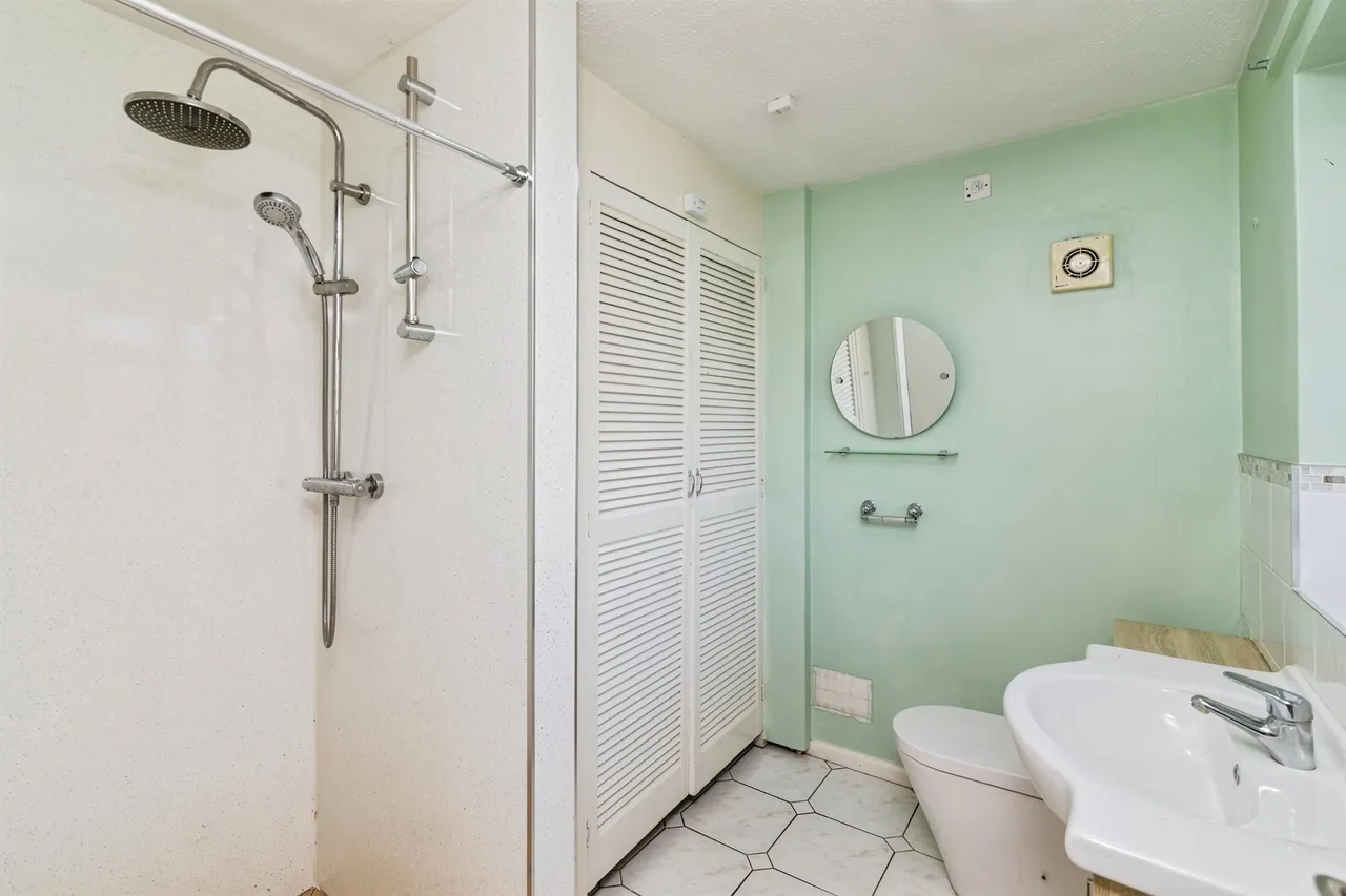Sutherland Drive, Lowestoft, NR32, photo 9