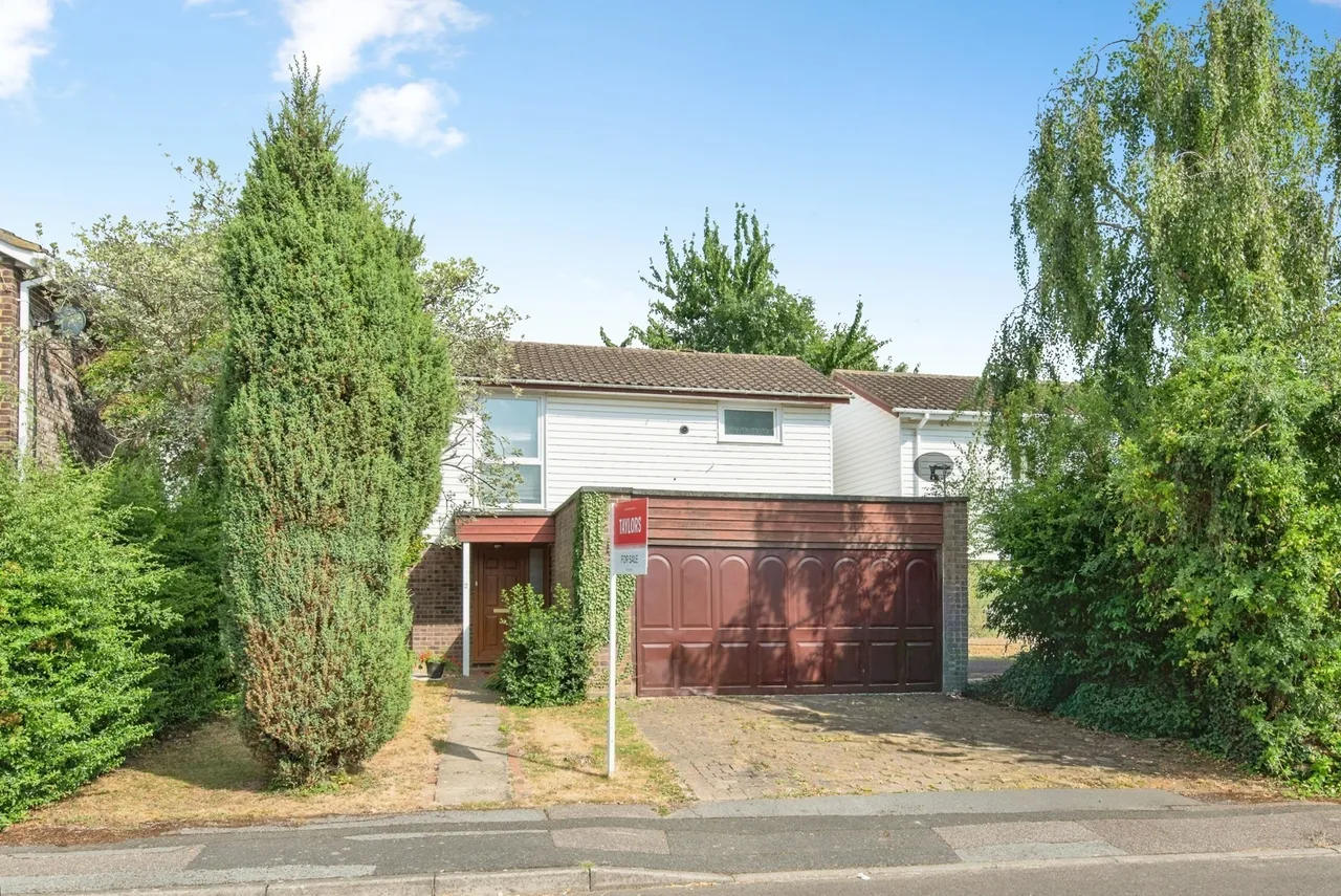 4 bed house for sale — Netley Dell, Letchworth Garden City, Hertfordshire, SG6