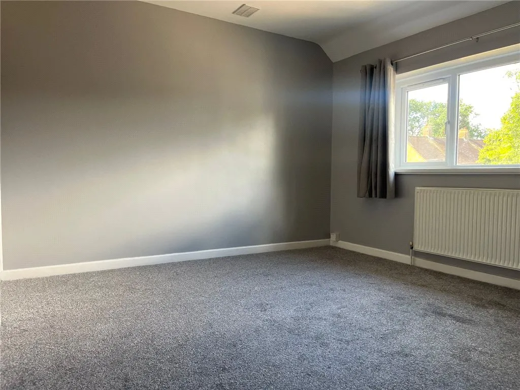 Yew Tree Drive, Guildford, GU1, photo 4