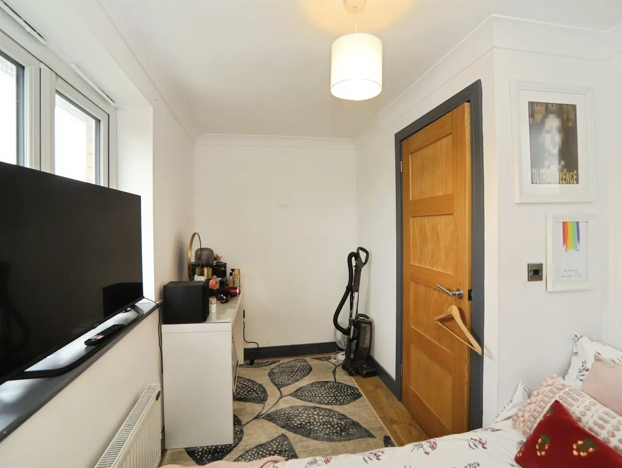 Lonydd Glas Pontyclun, CF72, photo 11