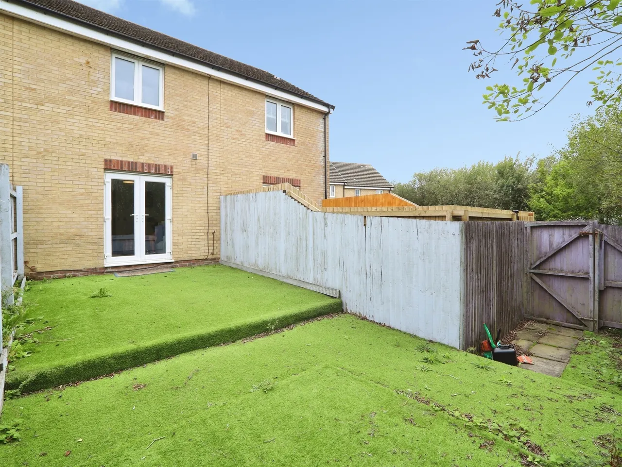 Lonydd Glas Pontyclun, CF72, photo 12