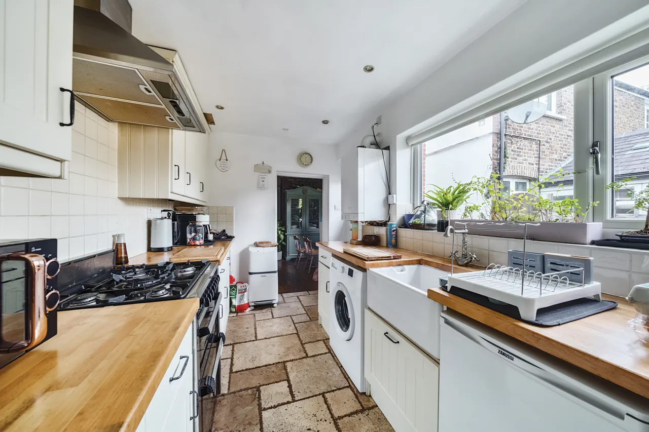 Claygate Lane, Thames Ditton, KT7, photo 4