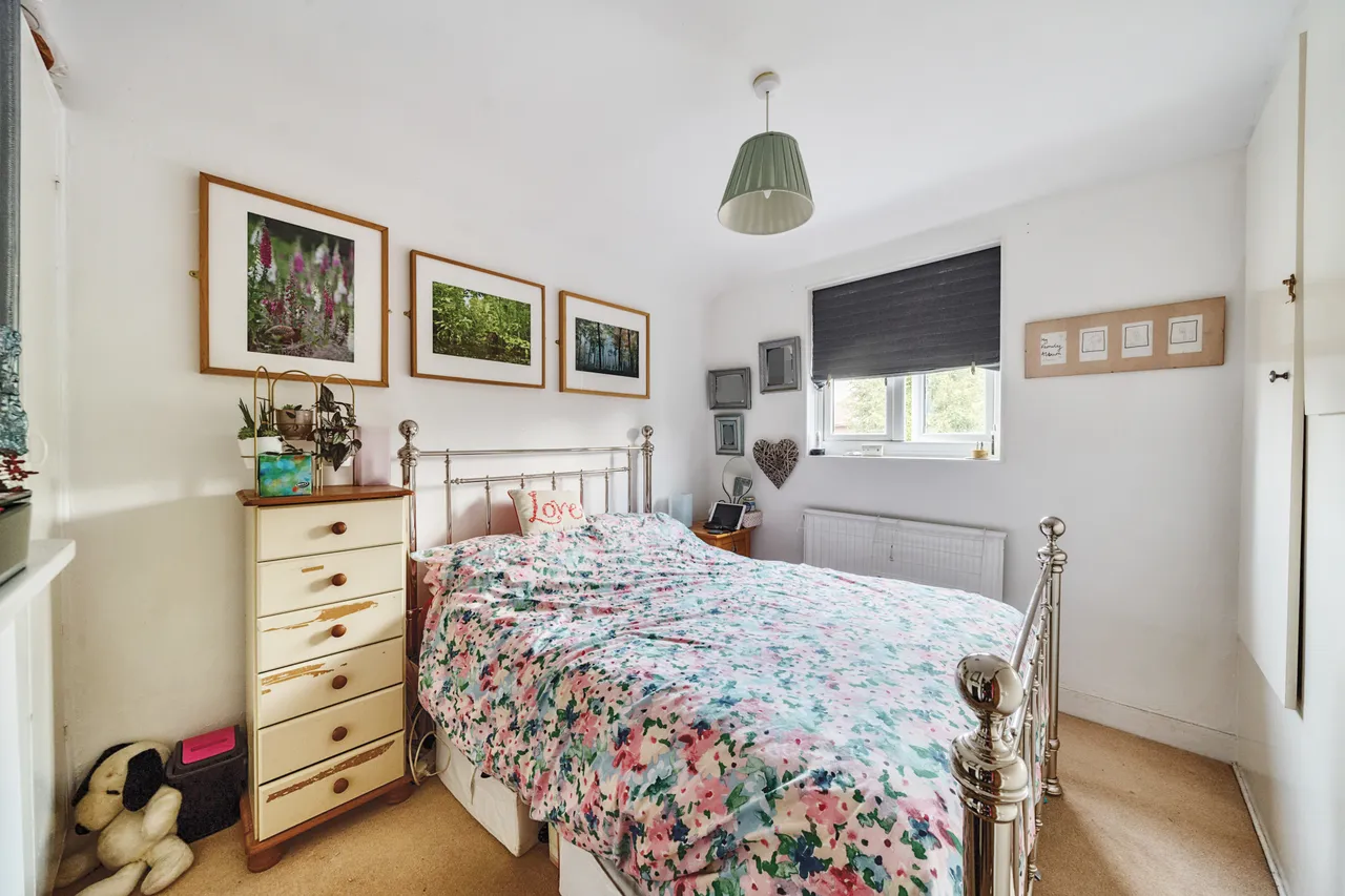 Claygate Lane, Thames Ditton, KT7, photo 7