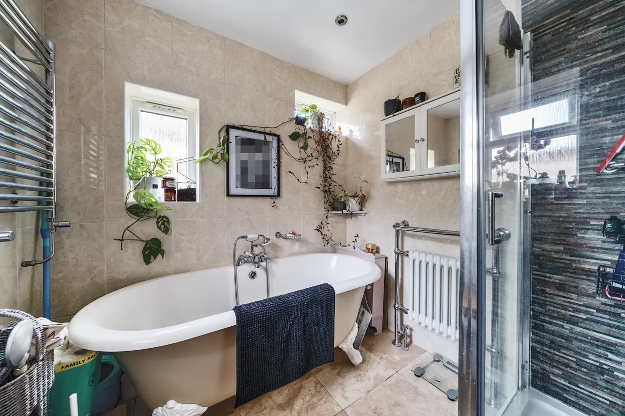Claygate Lane, Thames Ditton, KT7, photo 5