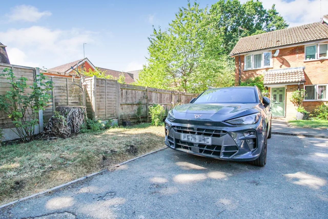 The Cedars, Fleet, GU51 3YL, photo 15