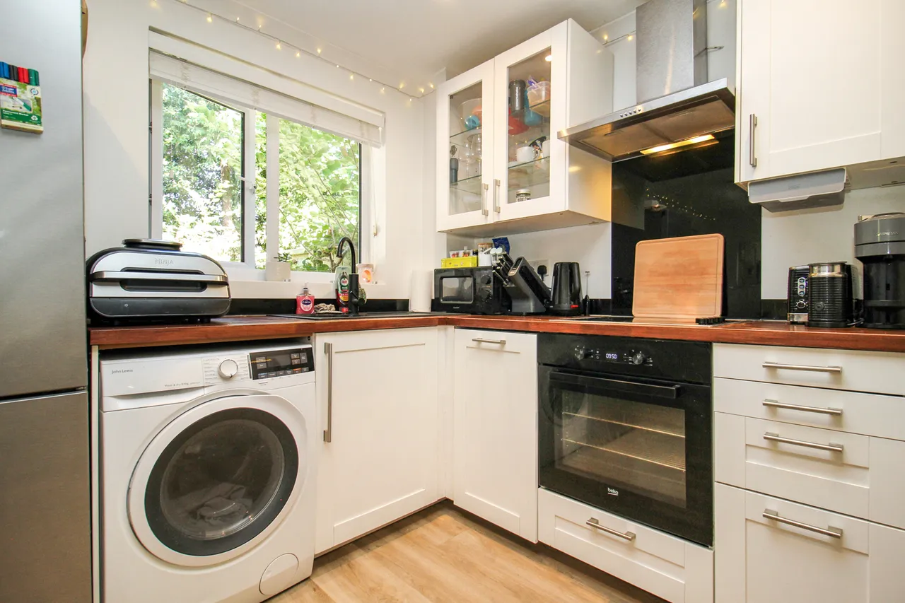 The Cedars, Fleet, GU51 3YL, photo 7