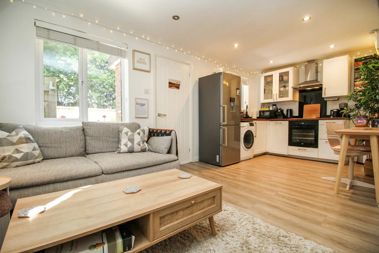 The Cedars, Fleet, GU51 3YL, photo 6