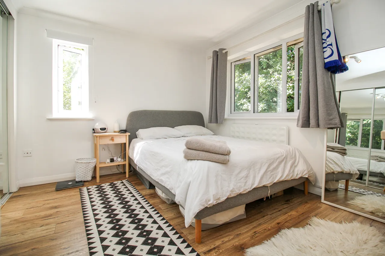 The Cedars, Fleet, GU51 3YL, photo 8