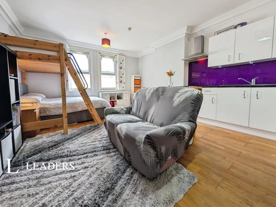 Farncombe Road, Worthing, BN11, photo 2