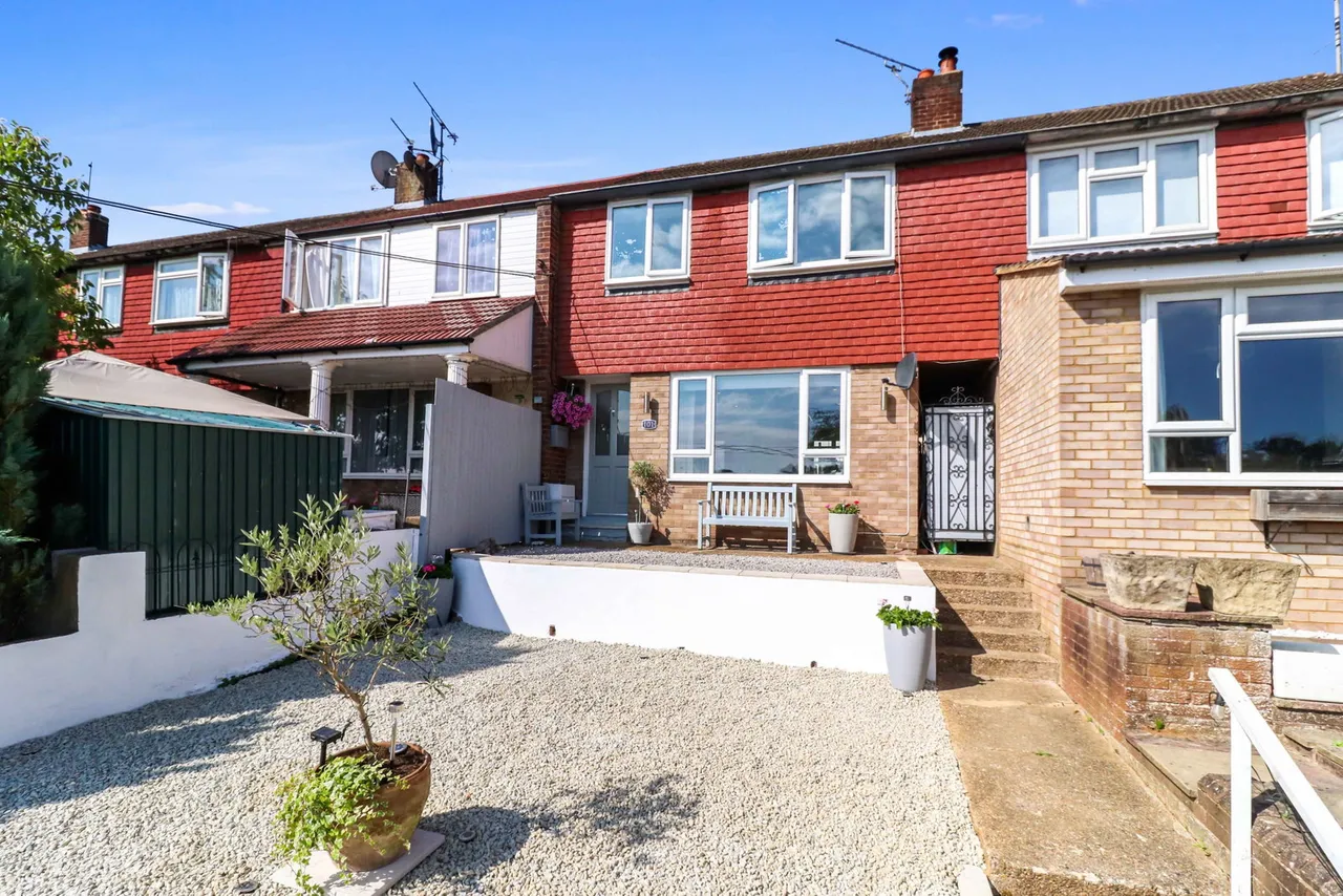 3 bed house for sale, Lynton Road, Chesham, HP5