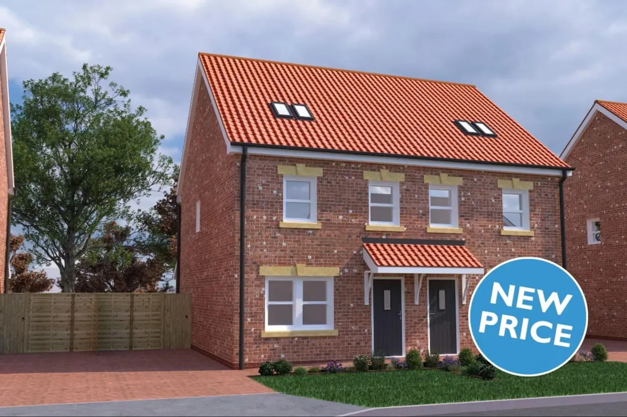 3 bed house for sale, Kings Grove, Grimsby, DN32