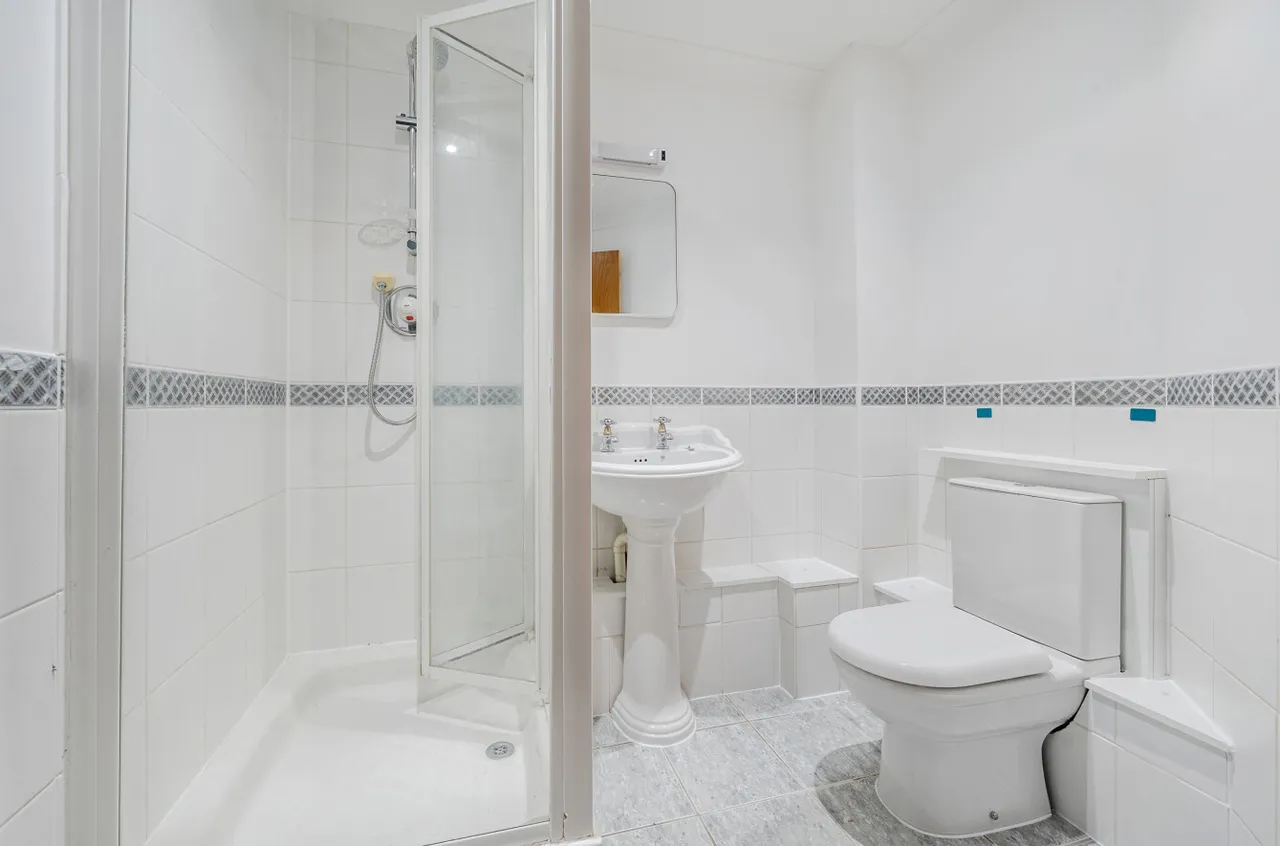Warsash Road, Locks Heath, SO31, photo 10