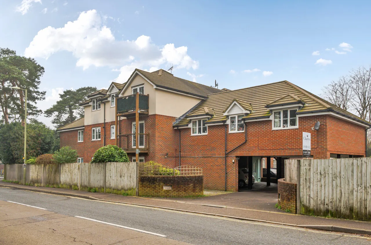 Warsash Road, Locks Heath, SO31, photo 12