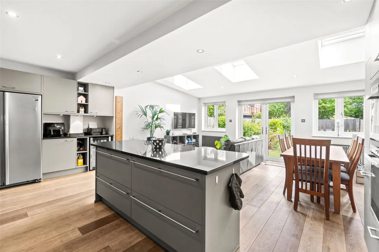 Station Road, Teddington, TW11 9AA, photo 4