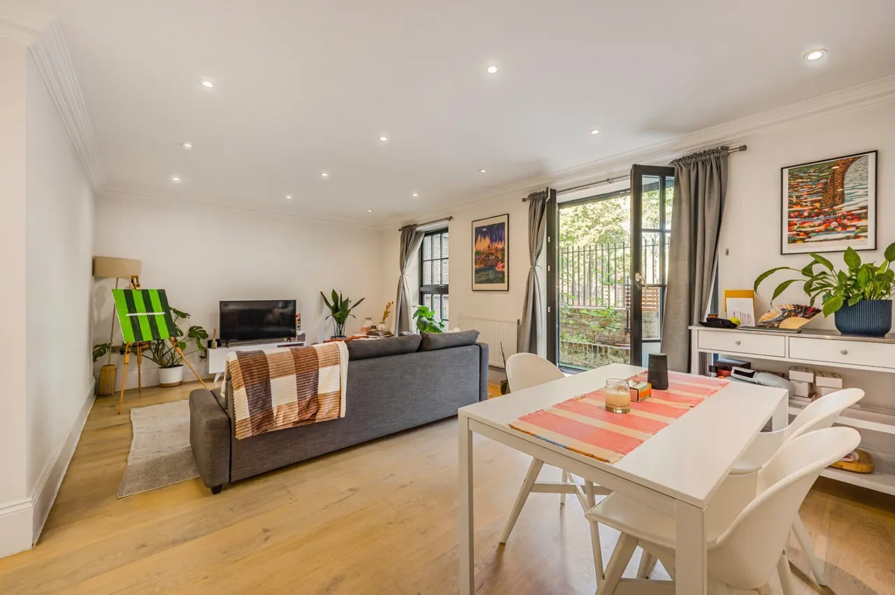 Lough Road, Islington, N7, photo 6