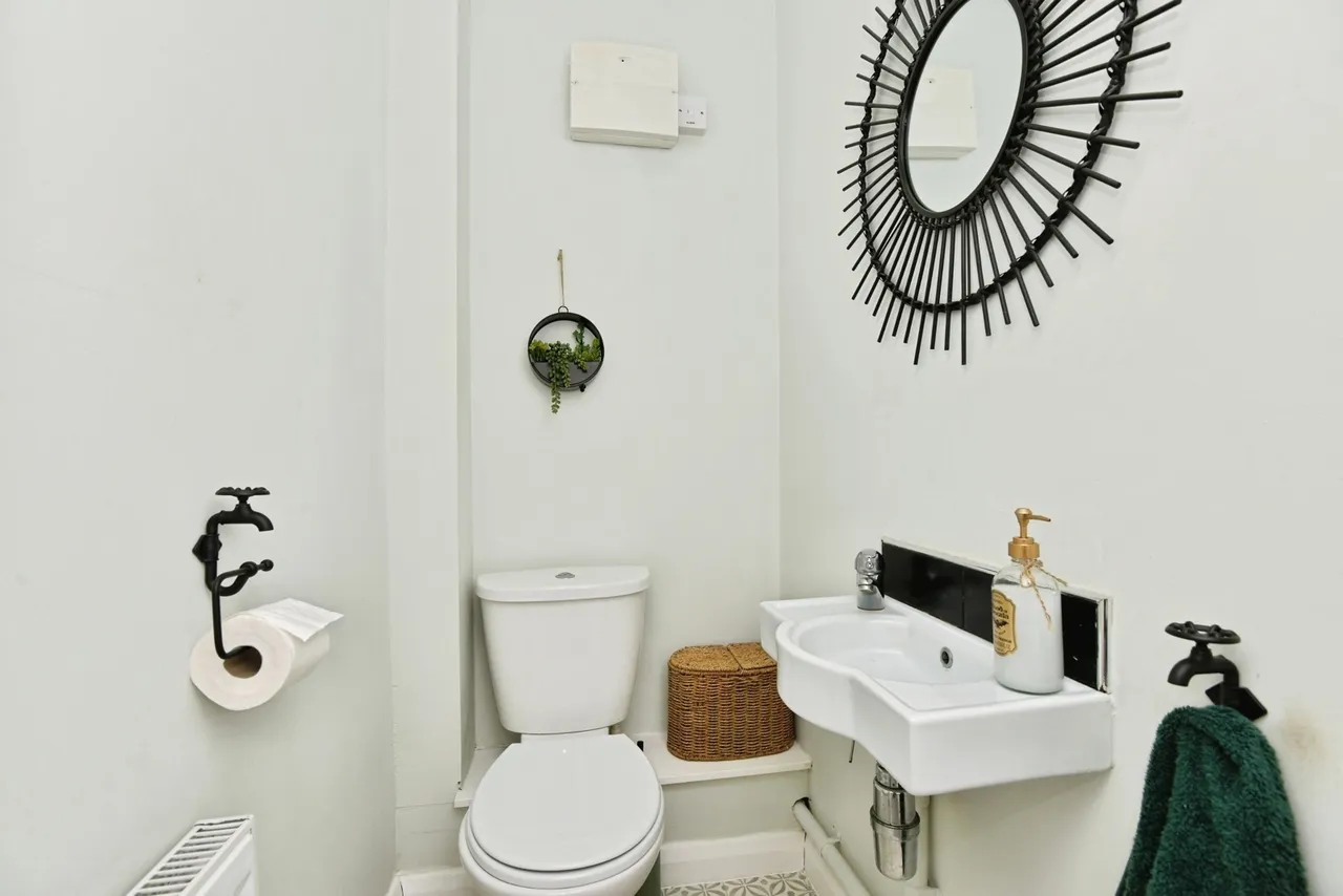 High Street, Halmer End, ST7, photo 9
