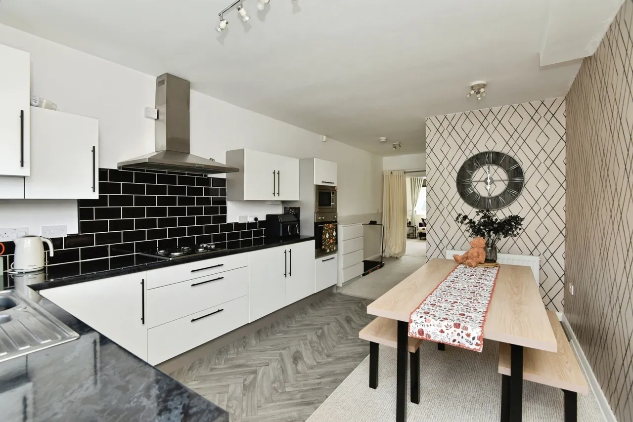 High Street, Halmer End, ST7, photo 6
