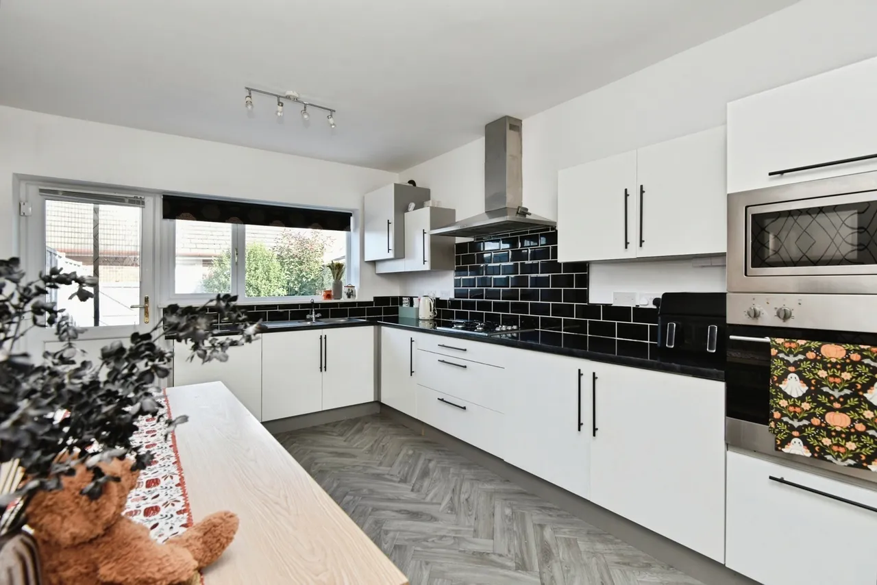 High Street, Halmer End, ST7, photo 5