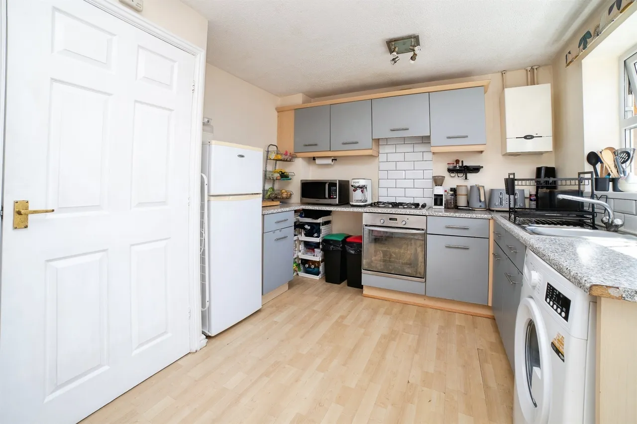 All Saints Court, Huthwaite, NG17, photo 9