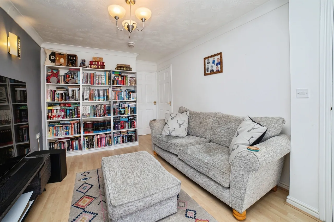 All Saints Court, Huthwaite, NG17, photo 7
