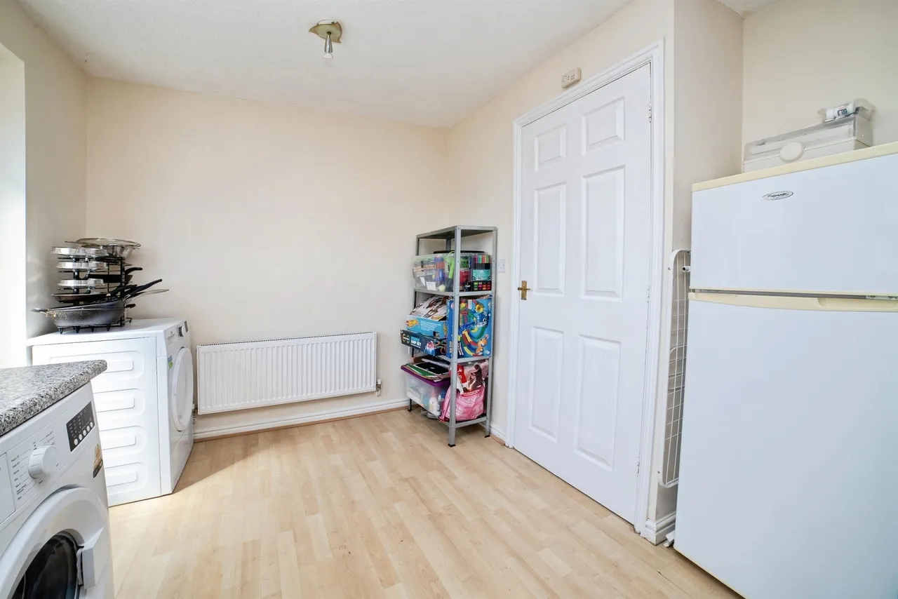 All Saints Court, Huthwaite, NG17, photo 6