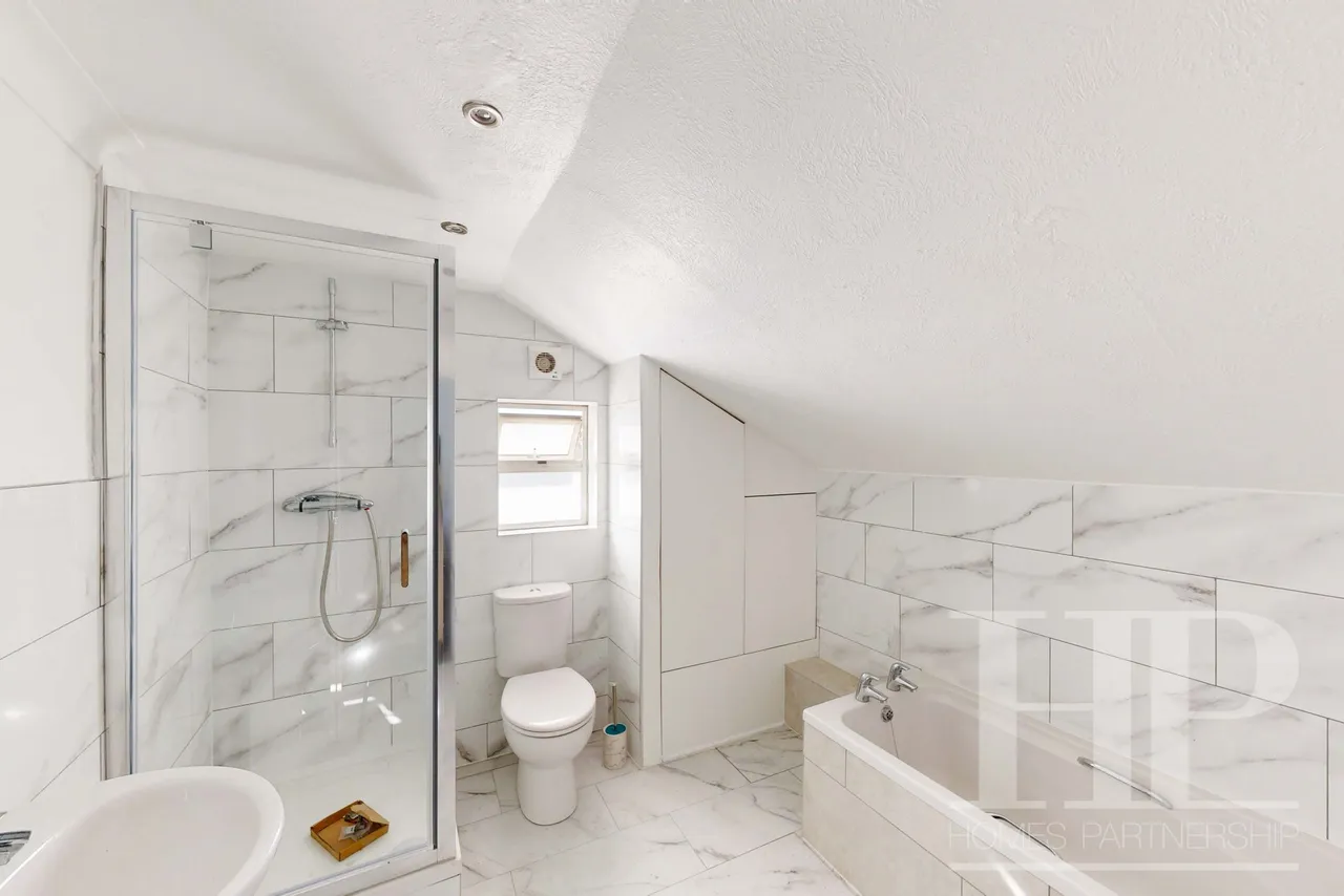 Balcombe Road, Horley, RH6, photo 3