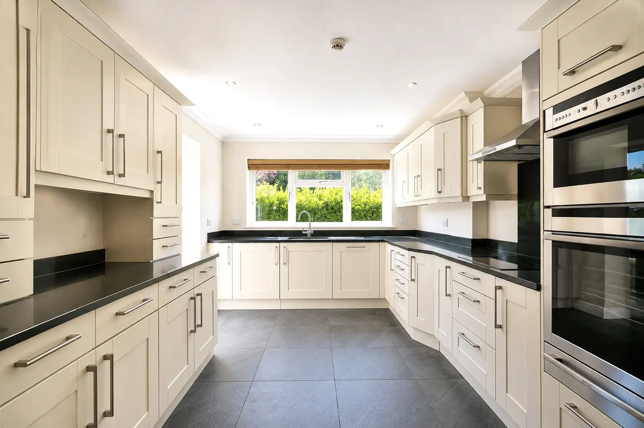 Chestnut Way, Godalming, GU7, photo 3