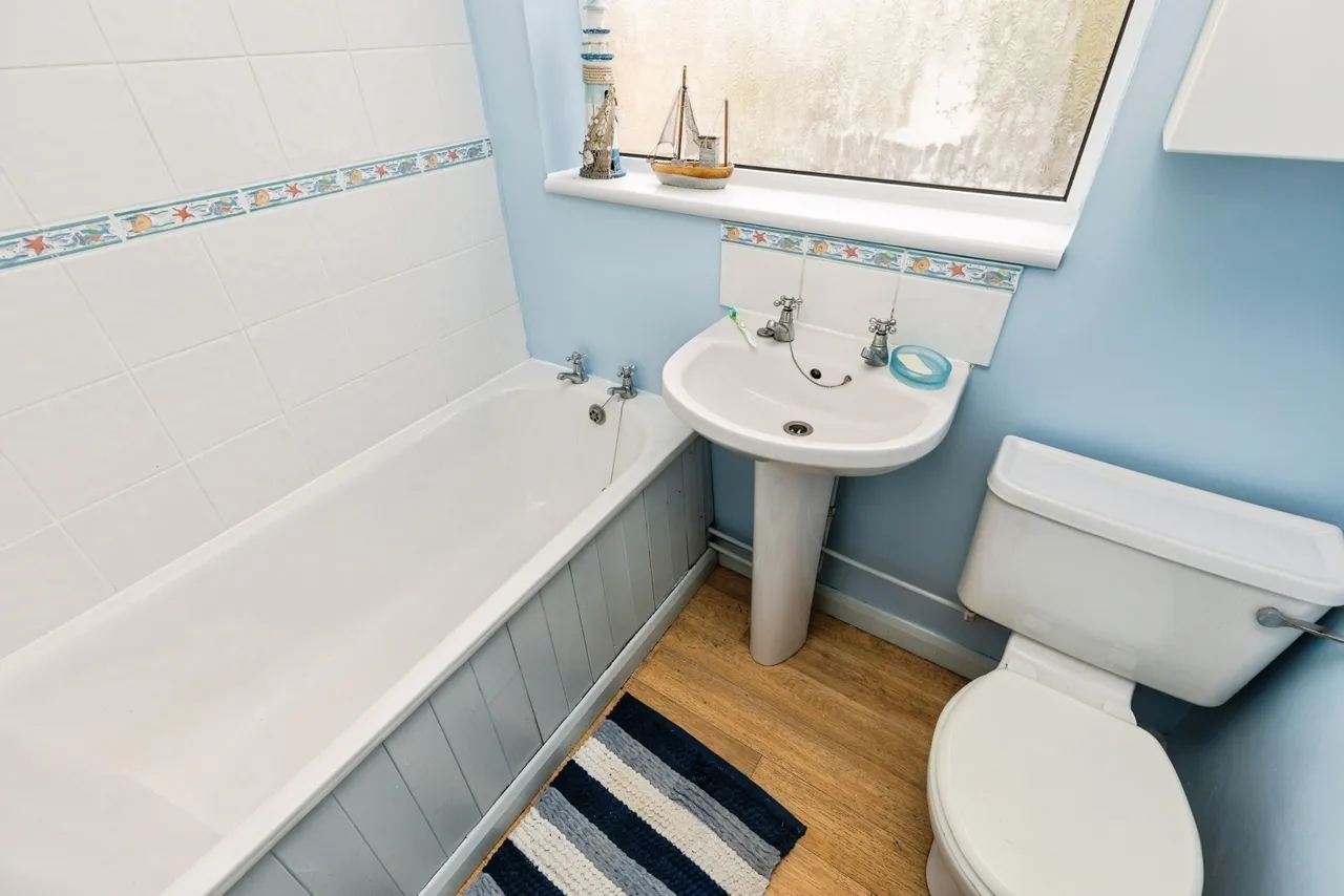 Norfolk Road, Borras, LL12, photo 11
