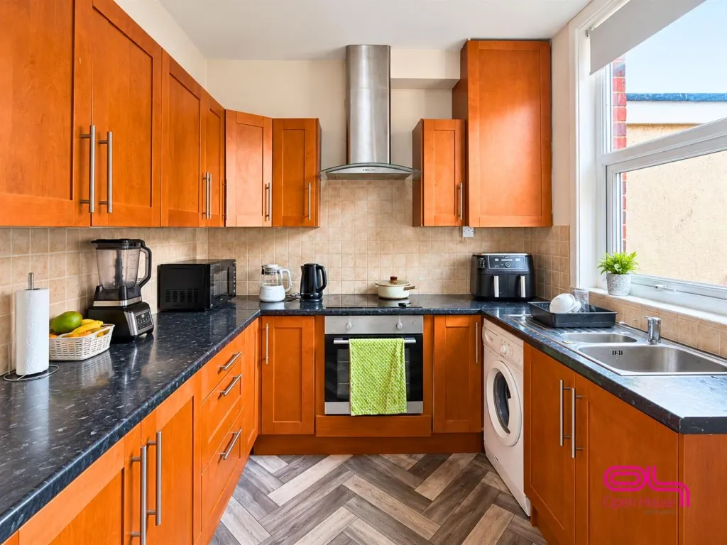 St. Thomas Street, Bolton, BL1, photo 5