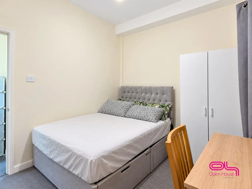 St. Thomas Street, Bolton, BL1, photo 9