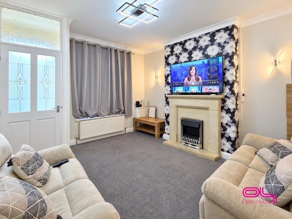 St. Thomas Street, Bolton, BL1, photo 2