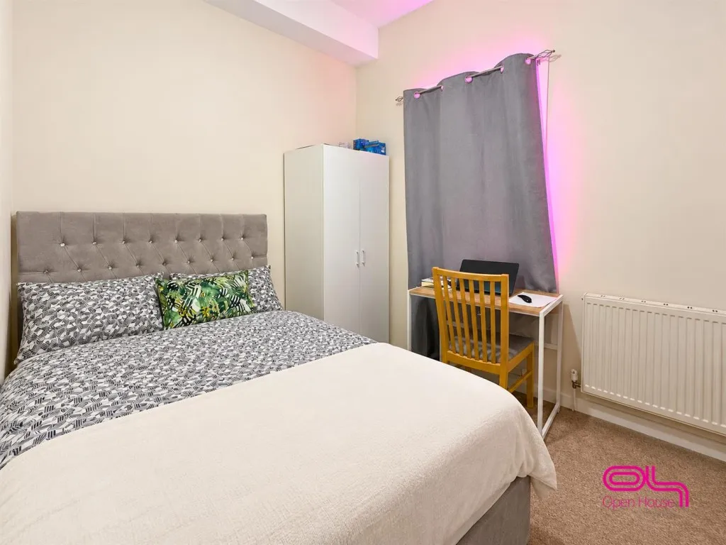 St. Thomas Street, Bolton, BL1, photo 10