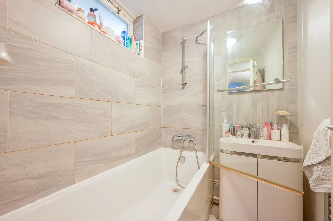 104 Burr Close, London, photo 5