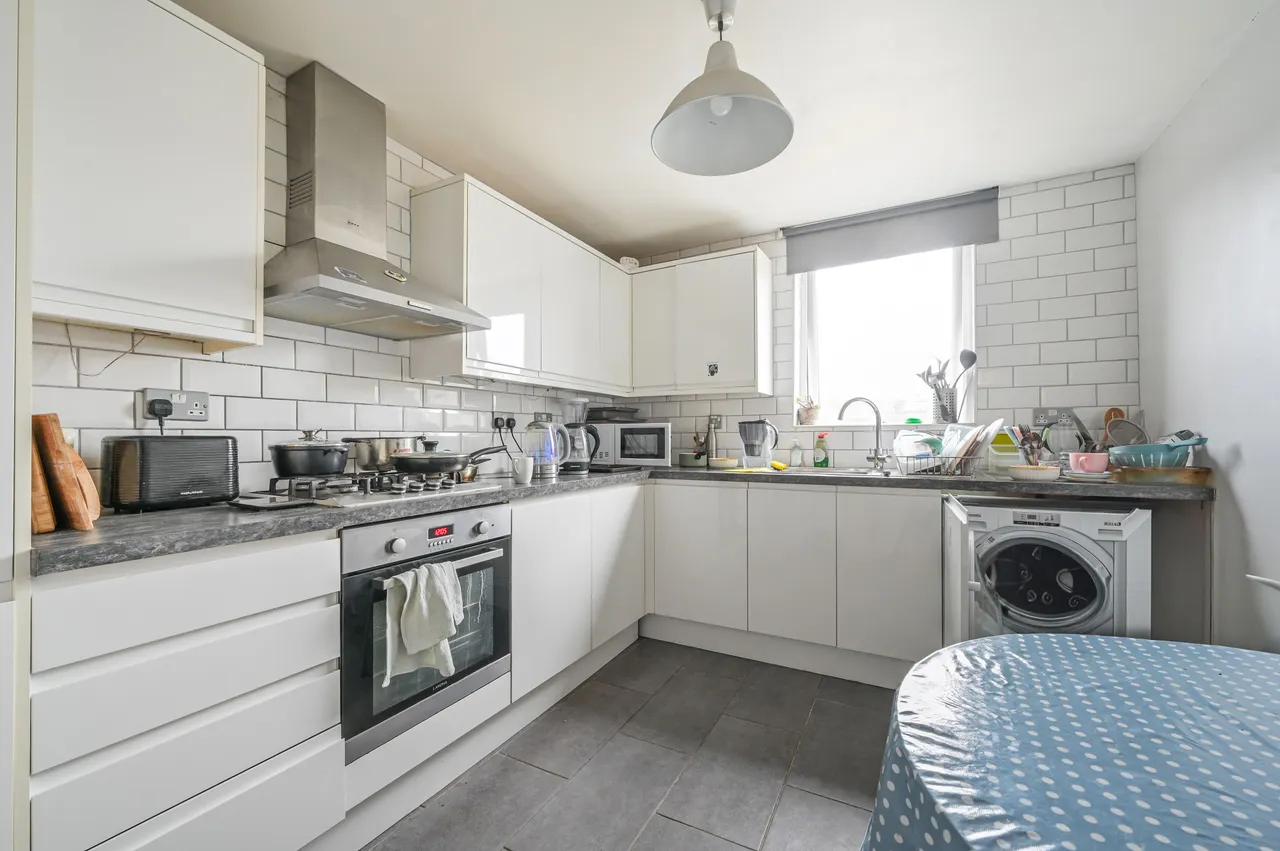 104 Burr Close, London, photo 3