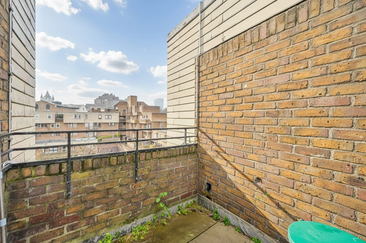 104 Burr Close, London, photo 11