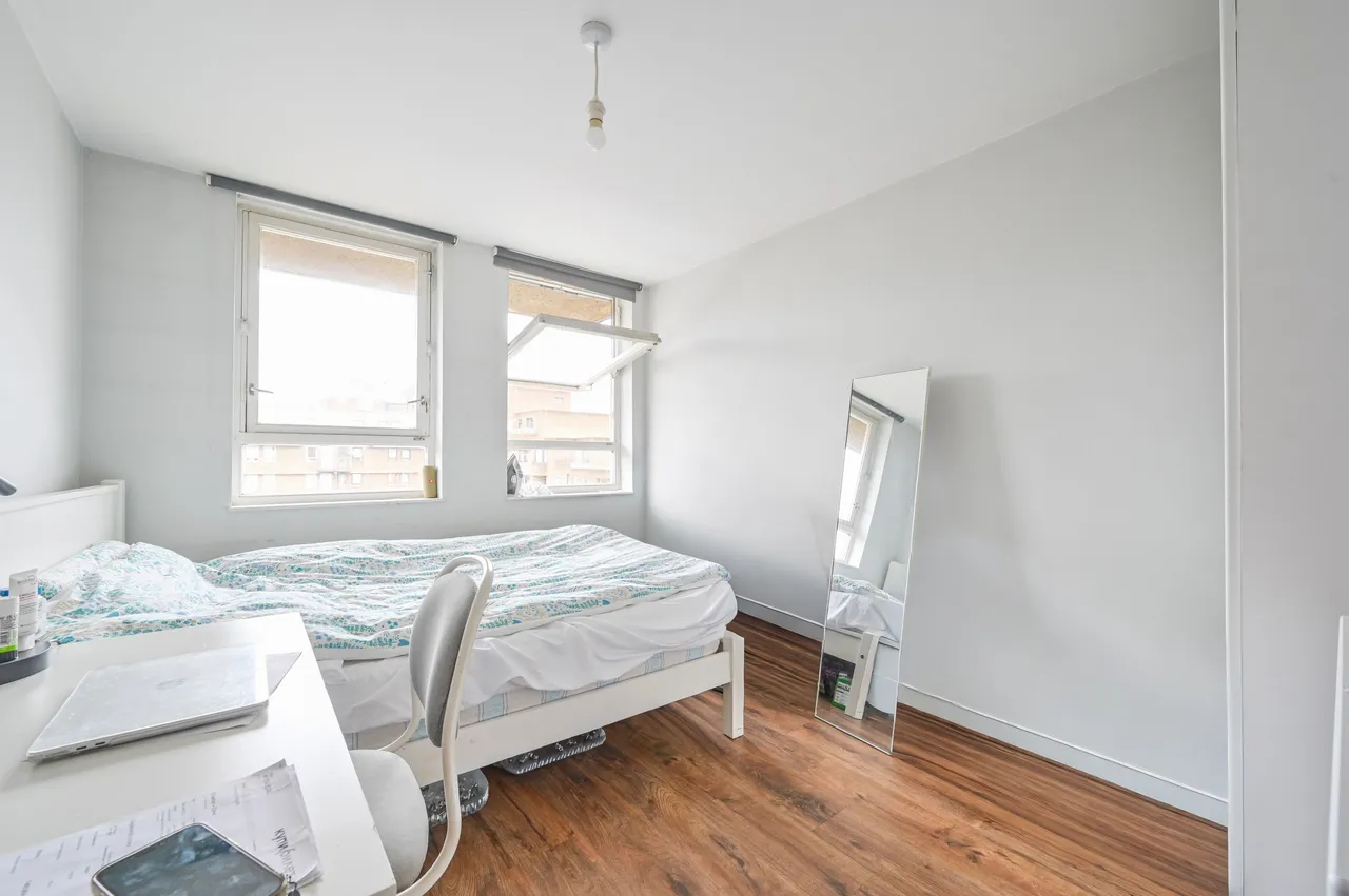 104 Burr Close, London, photo 4