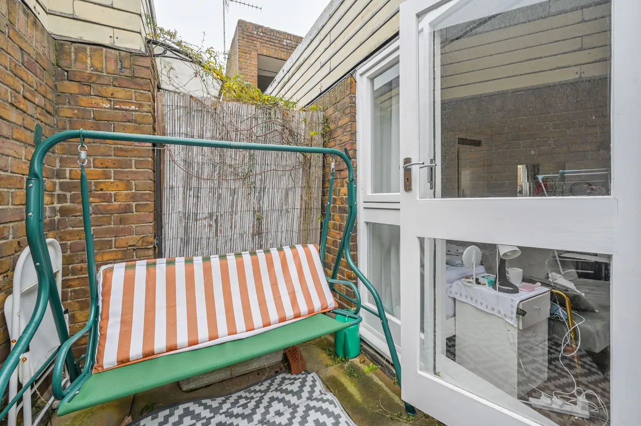 104 Burr Close, London, photo 10