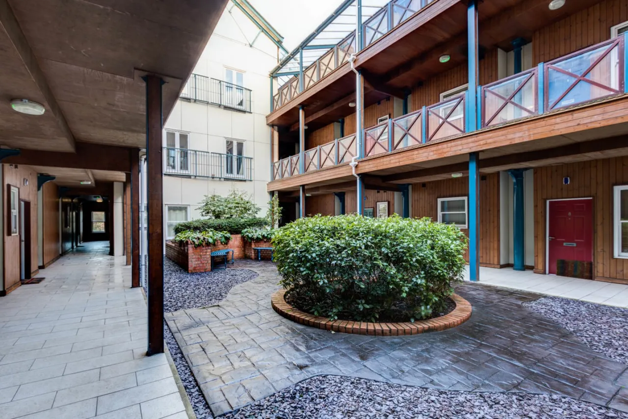 Northwick Avenue, WR3, photo 9
