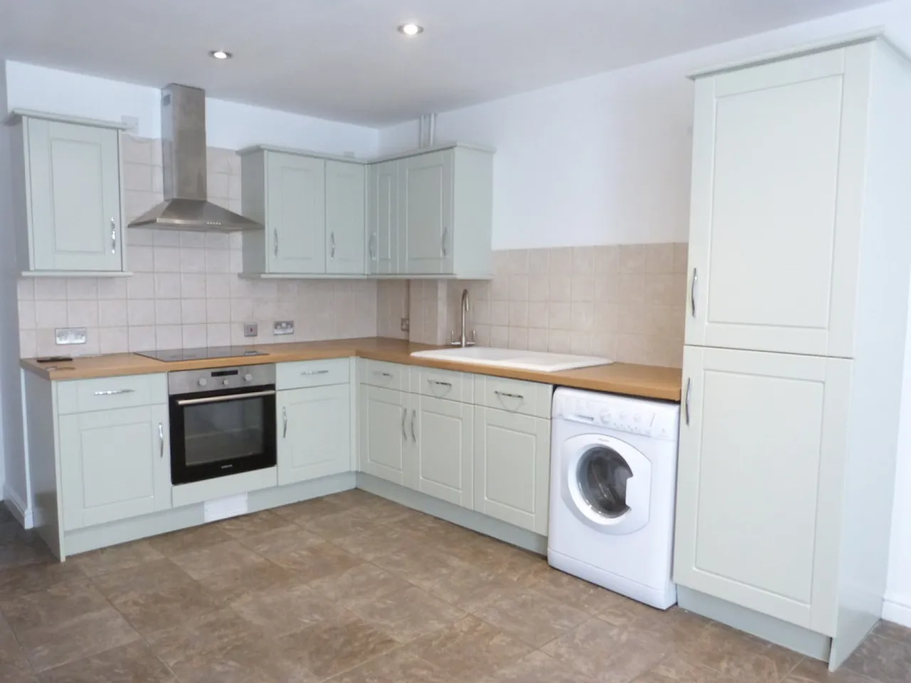 Northwick Avenue, WR3, photo 2