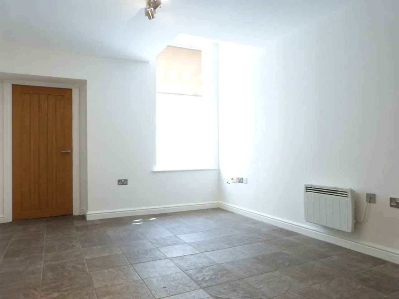 Northwick Avenue, WR3, photo 3