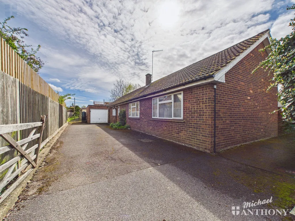 Tor-bay, Quainton, HP22 4AX, photo 2