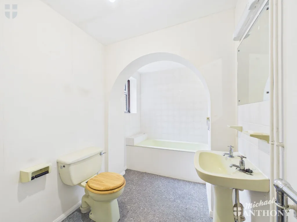 Tor-bay, Quainton, HP22 4AX, photo 13