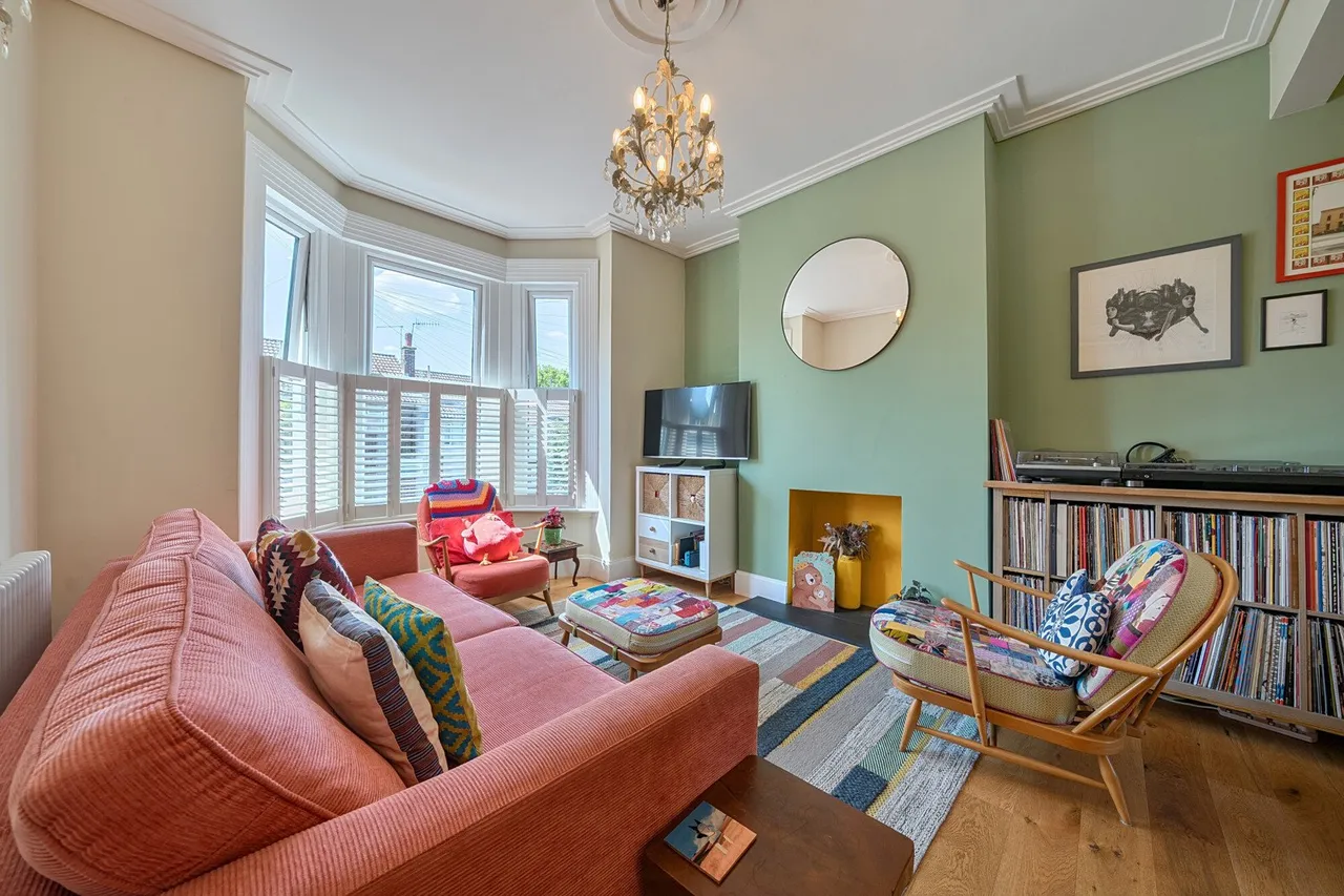 Olven Road, SE18, photo 2